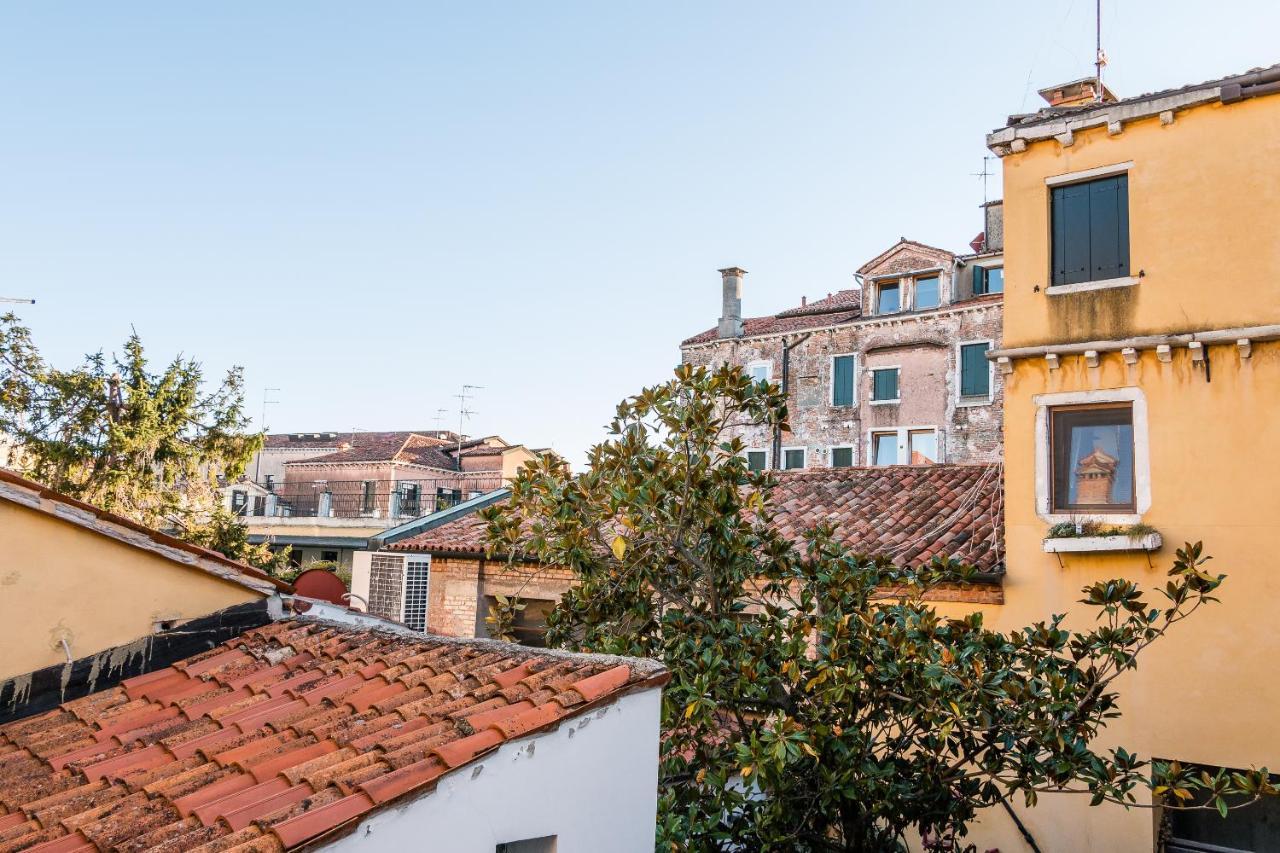 Red House Close To @Accademia Bridge Venise Extérieur photo